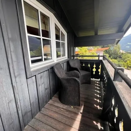 Inventum - Luxury With Stunning Views & Sunlit Balcony All Year-round Apartment *